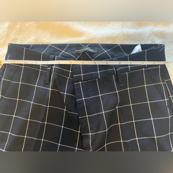 Banana Republic Dark Blue Plaid Culottes - Mint Condition, Stylish and Versatile - Picture 3 of 4